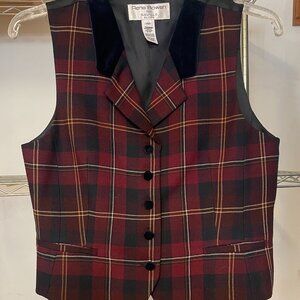 Beautiful plaid vest w/velvet trim